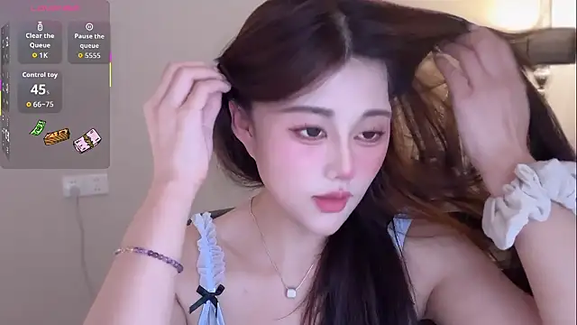 Snapshot of Strawberrybabyy1 chatting on November 9, 2025, 2:43 pm Strawberrybabyy1 online show from November 9, 2025, 2:43 pm