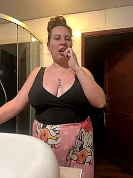 Yanacool007 online show from December 4, 2025, 9:36 pm