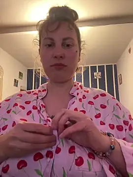 Snapshot of Yanacool007 chatting on March 21, 2025, 5:23 pm Yanacool007 online show from March 21, 2025, 5:23 pm