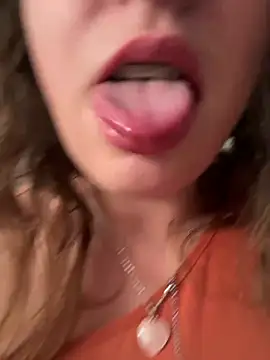 Snapshot of Yanacool007 chatting on February 5, 2025, 12:27 pm Yanacool007 online show from February 5, 2025, 12:27 pm