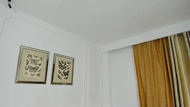 Snapshot of Vennus_gir chatting on March 2, 2025, 12:42 am Vennus gir online show from March 2, 2025, 12:42 am