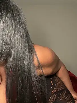 Stacy Raine online show from February 6, 2026, 4:30 am