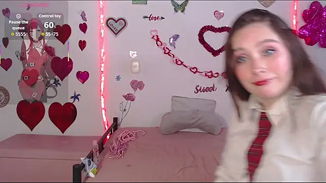 Snapshot of NaomiCandy chatting on December 3, 2025, 9:14 pm NaomiCandy online show from December 3, 2025, 9:14 pm