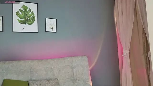 miaa lux online show from April 18, 2026, 1:24 pm