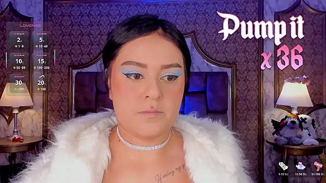 SoffiQueen online show from February 2, 2026, 2:05 pm