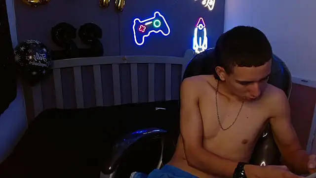 Snapshot of JackSwan18 chatting on January 4, 2025, 4:11 pm JackSwan18 online show from January 4, 2025, 4:11 pm