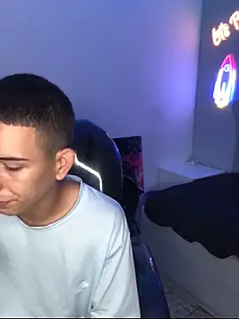 Snapshot of JackSwan18 chatting on November 16, 2025, 2:00 pm JackSwan18 online show from November 16, 2025, 2:00 pm