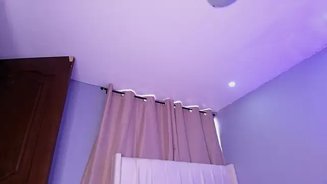 Snapshot of Shenoa1 chatting on November 13, 2025, 11:58 am Shenoa1 online show from November 13, 2025, 11:58 am