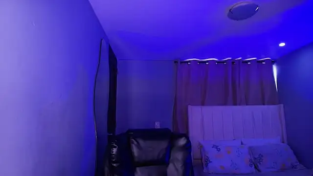 Snapshot of Shenoa1 chatting on November 26, 2025, 12:05 pm Shenoa1 online show from November 26, 2025, 12:05 pm