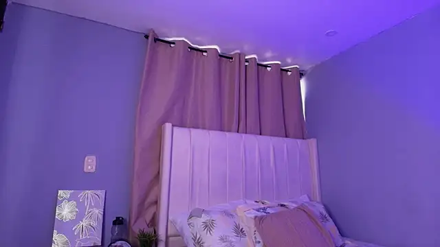 Snapshot of Shenoa1 chatting on November 4, 2025, 12:31 pm Shenoa1 online show from November 4, 2025, 12:31 pm