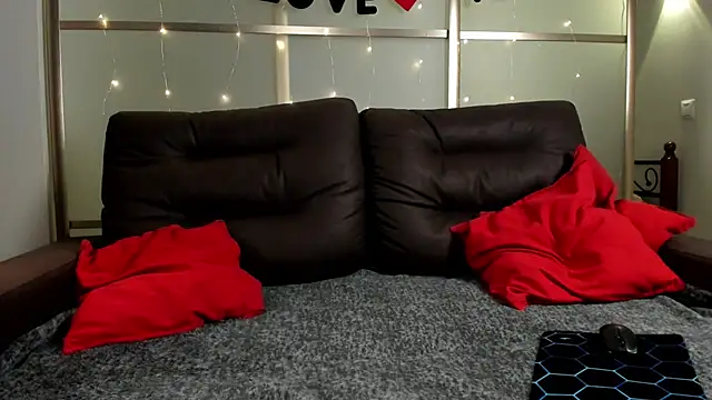 Snapshot of Emma_Flin chatting on March 11, 2026, 11:48 am Emma Flin online show from March 11, 2026, 11:48 am