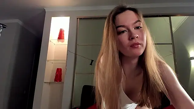 Snapshot of Emma_Flin chatting on March 19, 2026, 11:21 am Emma Flin online show from March 19, 2026, 11:21 am