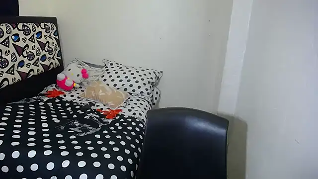 shopyymessyy online show from October 7, 2025, 4:08 pm