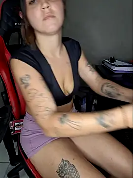 luuhcat09 online show from December 3, 2025, 2:12 am