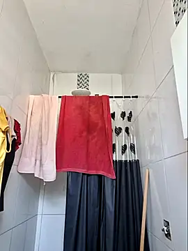 luuhcat09 online show from November 11, 2025, 4:46 pm