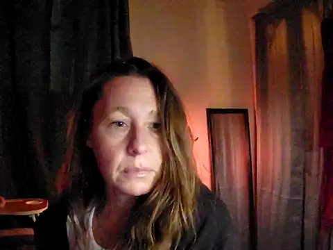 Snapshot of FabOmobono chatting on February 22, 2025, 1:11 am FabOmobono online show from February 22, 2025, 1:11 am