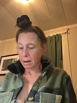 Snapshot of FabOmobono chatting on December 21, 2024, 4:09 am FabOmobono online show from December 21, 2024, 4:09 am