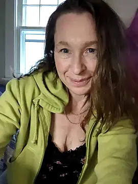 Snapshot of FabOmobono chatting on March 17, 2025, 8:40 pm FabOmobono online show from March 17, 2025, 8:40 pm