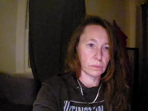 Snapshot of FabOmobono chatting on February 7, 2025, 1:04 am FabOmobono online show from February 7, 2025, 1:04 am