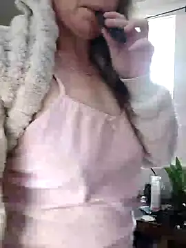 Snapshot of FabOmobono chatting on January 11, 2025, 3:42 pm FabOmobono online show from January 11, 2025, 3:42 pm