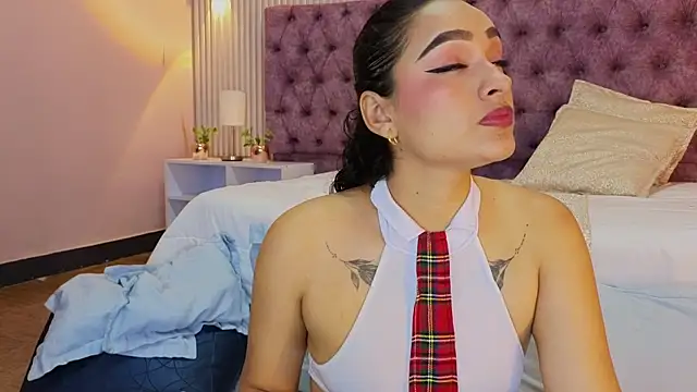 Snapshot of EMILYY_FOXY chatting on November 20, 2025, 7:14 pm EMILYY FOXY online show from November 20, 2025, 7:14 pm