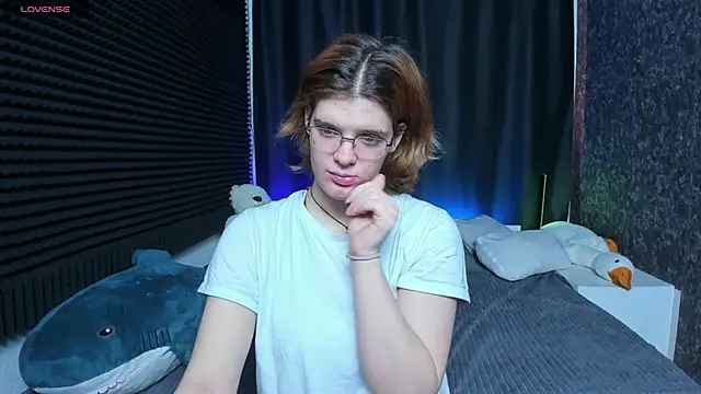 Snapshot of KIKI_Krash chatting on February 15, 2025, 10:22 am KIKI Krash online show from February 15, 2025, 10:22 am