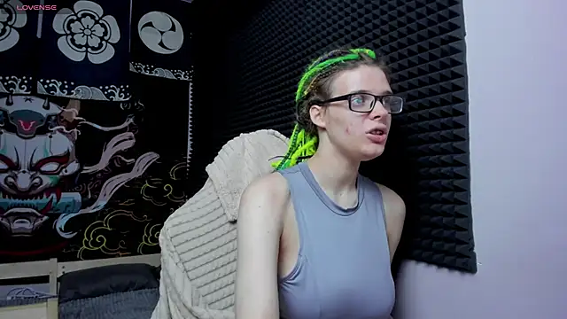 Snapshot of KIKI_Krash chatting on September 16, 2025, 10:49 am KIKI Krash online show from September 16, 2025, 10:49 am