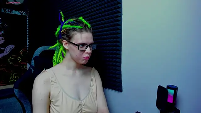 Snapshot of KIKI_Krash chatting on September 13, 2025, 10:04 am KIKI Krash online show from September 13, 2025, 10:04 am