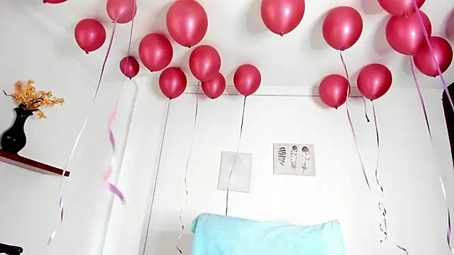 anniesweet- online show from November 7, 2025, 1:37 pm