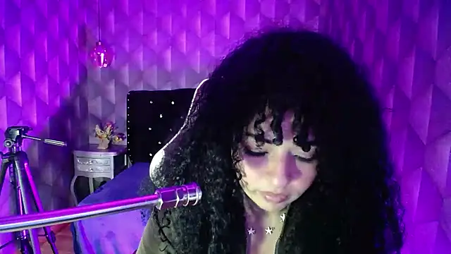 Snapshot of Sofiacowperx chatting on March 5, 2025, 8:00 pm Sofiacowperx online show from March 5, 2025, 8:00 pm