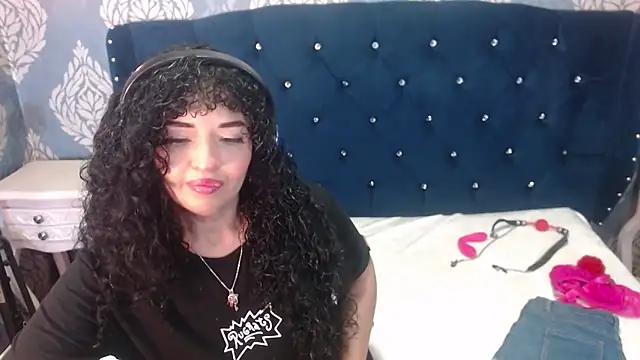 Snapshot of Sofiacowperx chatting on May 15, 2026, 1:31 pm Sofiacowperx online show from May 15, 2026, 1:31 pm