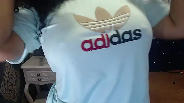 Snapshot of Sofiacowperx chatting on October 21, 2025, 2:05 pm Sofiacowperx online show from October 21, 2025, 2:05 pm