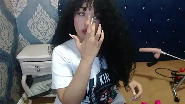 Snapshot of Sofiacowperx chatting on October 11, 2025, 4:41 pm Sofiacowperx online show from October 11, 2025, 4:41 pm