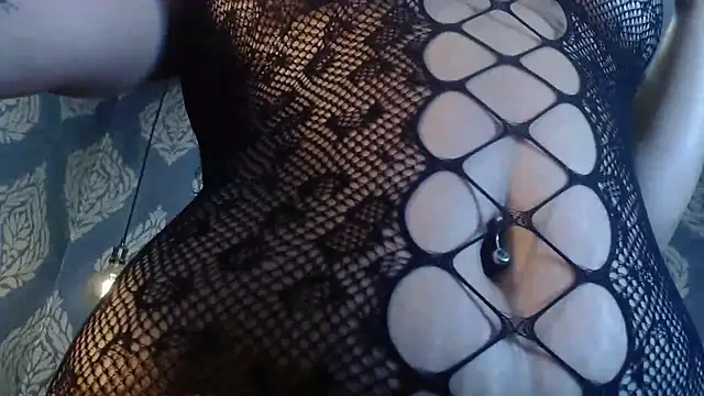 Sofiacowperx online show from February 8, 2026, 7:06 am