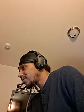 bigboytoy912 online show from May 19, 2026, 1:56 am