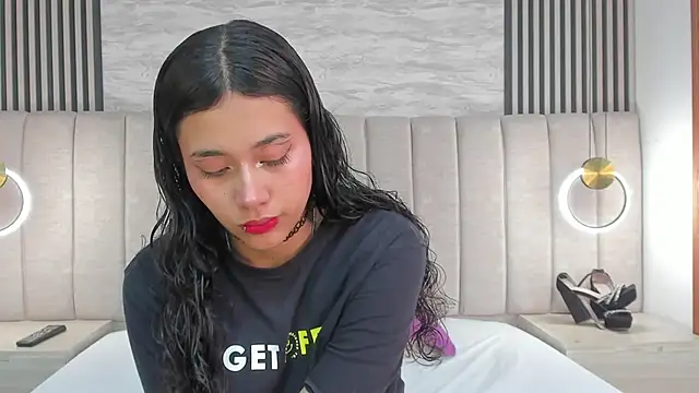 Snapshot of laura_smith33 chatting on October 6, 2025, 3:02 pm laura smith33 online show from October 6, 2025, 3:02 pm