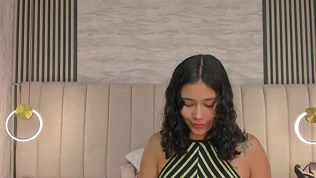 Snapshot of laura_smith33 chatting on October 10, 2025, 3:57 pm laura smith33 online show from October 10, 2025, 3:57 pm