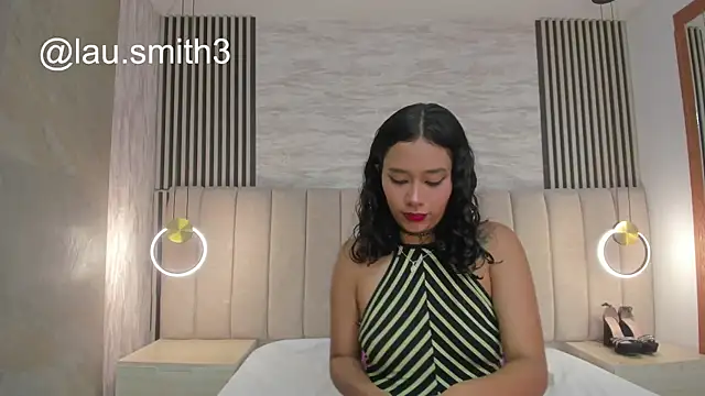 Snapshot of laura_smith33 chatting on October 29, 2025, 3:00 pm laura smith33 online show from October 29, 2025, 3:00 pm