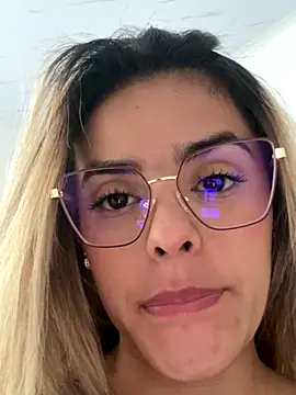 Snapshot of ZoeJohnsoon chatting on November 28, 2025, 7:36 pm ZoeJohnsoon online show from November 28, 2025, 7:36 pm