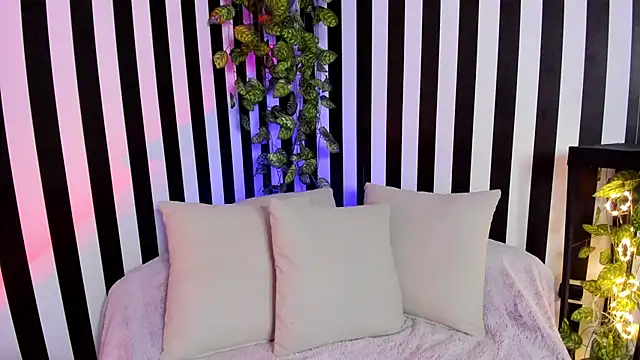 liz goth online show from February 16, 2026, 3:32 pm