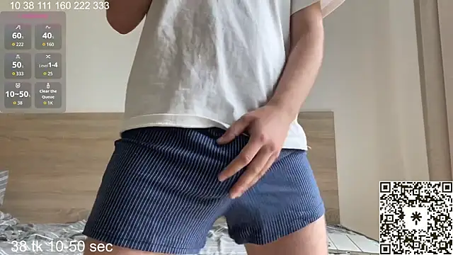 curlyboyy  online show from June 14, 2026, 5:47 pm