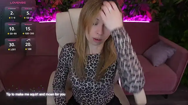 Snapshot of MayaRayy chatting on February 21, 2025, 5:09 pm MayaRayy online show from February 21, 2025, 5:09 pm