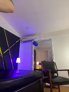 Adel Nesbiit online show from April 15, 2026, 7:51 pm