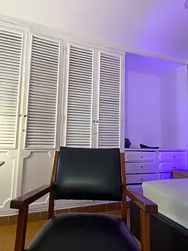 Adel Nesbiit online show from April 18, 2026, 7:40 pm