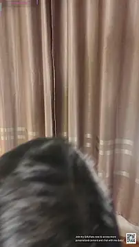 carolineamber  online show from October 29, 2025, 1:26 am