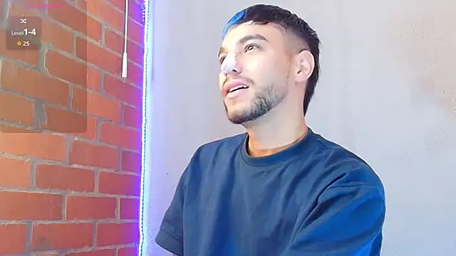 Snapshot of Leandro_valenzuela chatting on November 21, 2025, 3:44 pm Leandro valenzuela online show from November 21, 2025, 3:44 pm