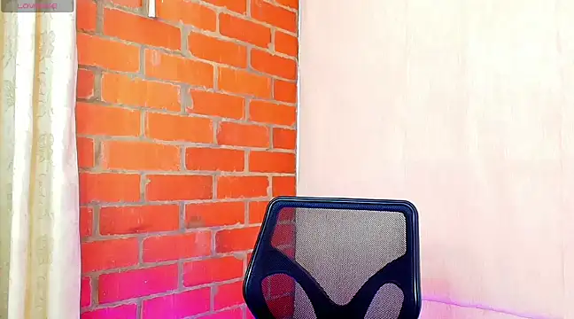 Snapshot of Leandro_valenzuela chatting on March 13, 2025, 8:32 pm Leandro valenzuela online show from March 13, 2025, 8:32 pm