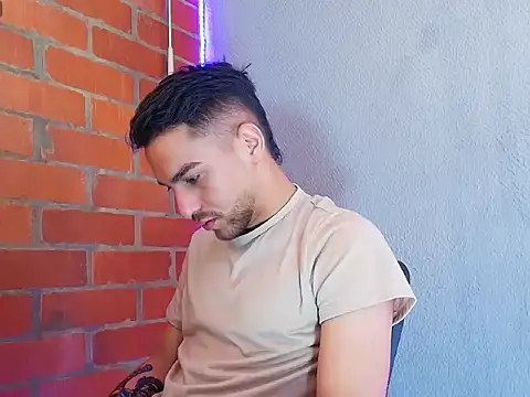 Snapshot of Leandro_valenzuela chatting on September 24, 2025, 4:13 pm Leandro valenzuela online show from September 24, 2025, 4:13 pm