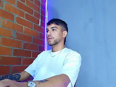 Snapshot of Leandro_valenzuela chatting on September 28, 2025, 1:45 am Leandro valenzuela online show from September 28, 2025, 1:45 am