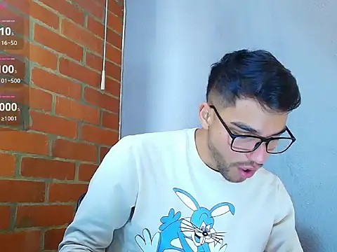 Snapshot of Leandro_valenzuela chatting on October 12, 2025, 8:43 pm Leandro valenzuela online show from October 12, 2025, 8:43 pm